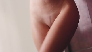 Wet scenes of sensuality with Milena